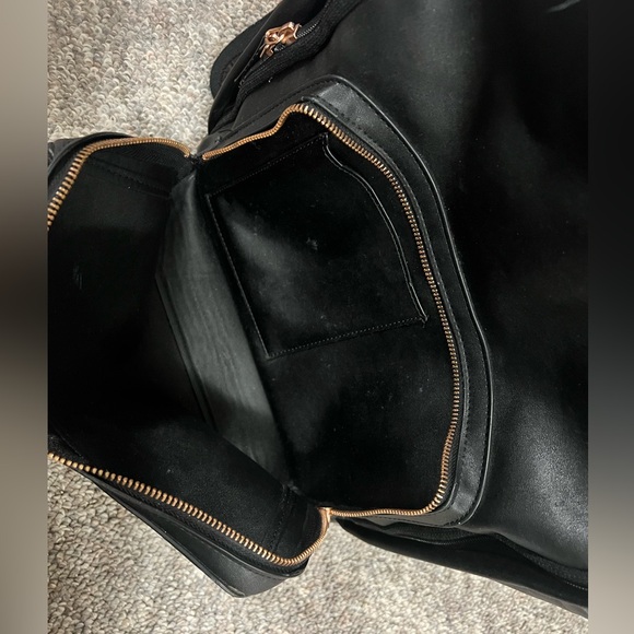 Skip Hop Greenwich Simply Chic Diaper Bag (Backpack) - Picture 6 of 10